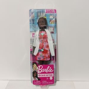 Barbie Doctor Doll 12-in Brunette Hair Curvy Shape Doctor Afro American 2020
